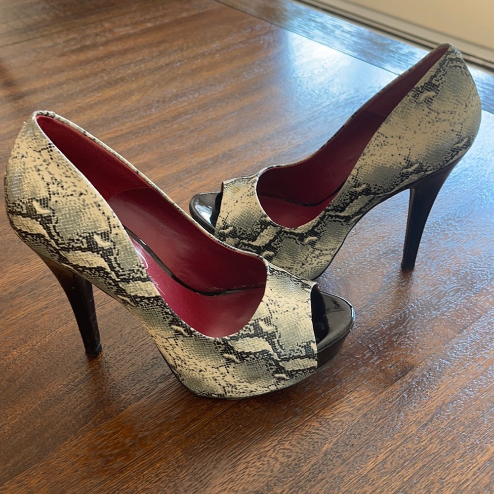 Jessica Simpson size 6 snakeskin platform heels.